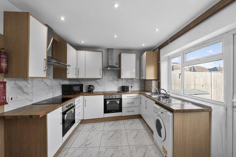 6 bedroom semi-detached house for sale, Warley Road, Hayes, UB4