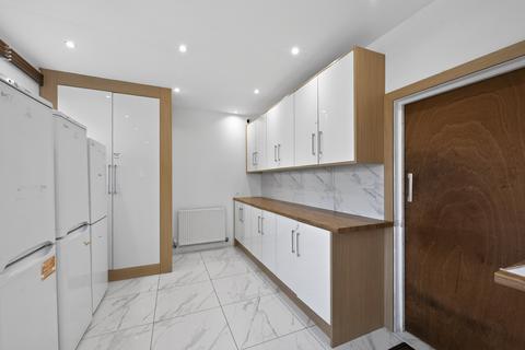 6 bedroom semi-detached house for sale, Warley Road, Hayes, UB4