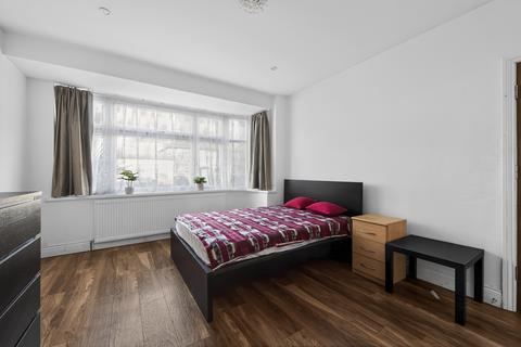 6 bedroom semi-detached house for sale, Warley Road, Hayes, UB4