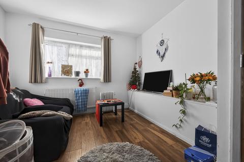 6 bedroom semi-detached house for sale, Warley Road, Hayes, UB4