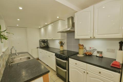 3 bedroom end of terrace house for sale, The Chennells, Ashford, TN26