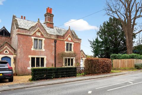 3 bedroom semi-detached house for sale, High St, Maresfield, TN22