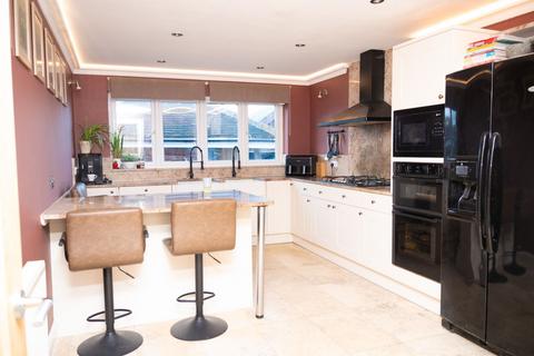 5 bedroom detached house for sale, Nats Lane, Ashford, TN25