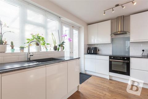 4 bedroom semi-detached house for sale, Tweed Way, Romford, RM1