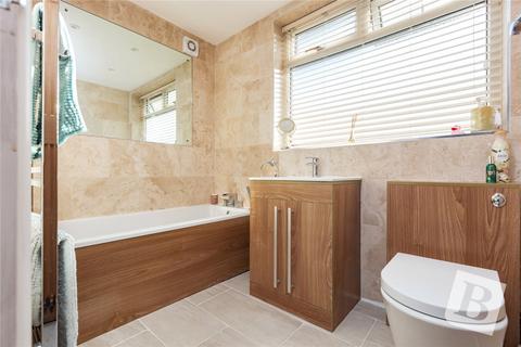 4 bedroom semi-detached house for sale, Tweed Way, Romford, RM1