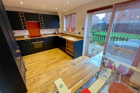 undefined, Swan Mead, Luton, Bedfordshire, LU4 0YR