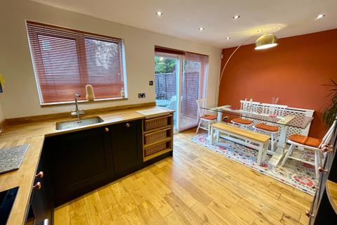 undefined, Swan Mead, Luton, Bedfordshire, LU4 0YR
