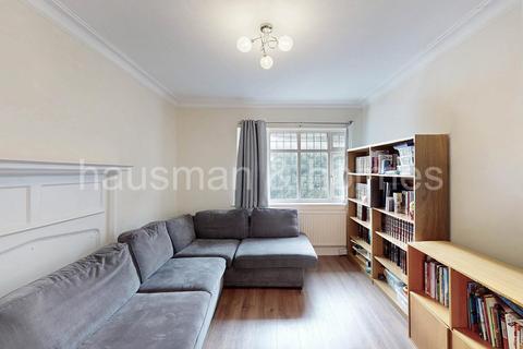 3 bedroom flat for sale, Golders Court, NW11