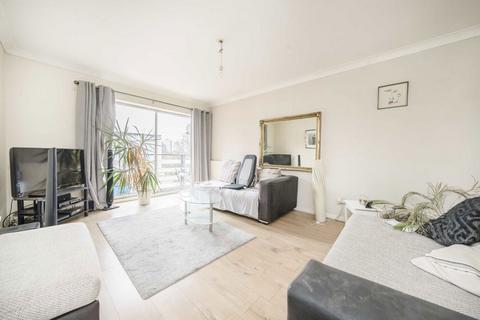 3 bedroom flat for sale, Lynton Road, London W3