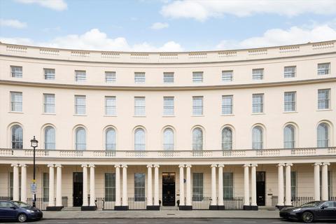 5 bedroom flat for sale, Park Crescent West, Marylebone, London W1B