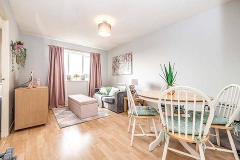 1 bedroom flat to rent, Scammell Way, Hertfordshire WD18