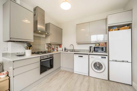 3 bedroom flat for sale, Tollington Park, London N4