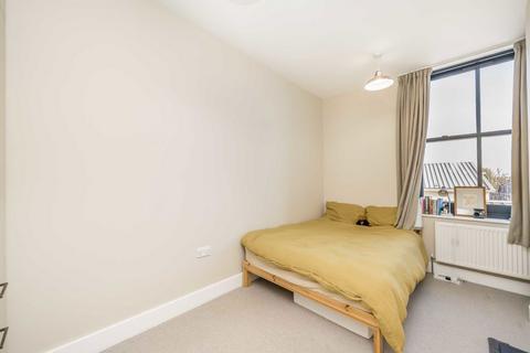 3 bedroom flat for sale, Tollington Park, London N4
