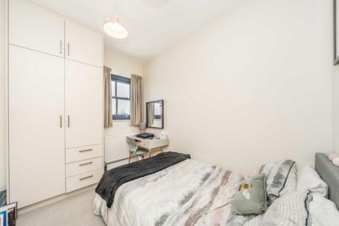 3 bedroom flat for sale, Tollington Park, London N4