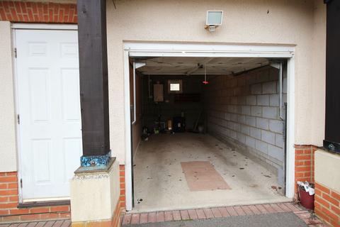 2 bedroom coach house to rent, Galloway Drive, Ashford TN25