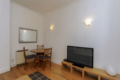 1 bedroom flat to rent, South Block, London SE1