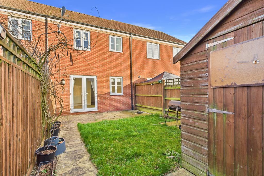 Ewe Move - Spalding - Tweed Close - Garden