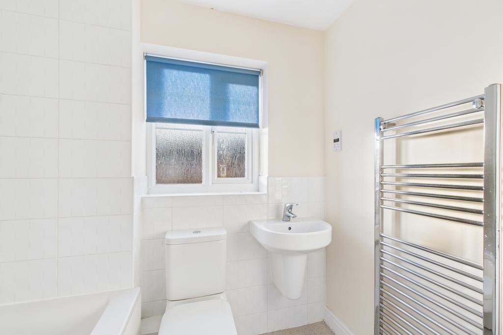 Ewe Move - Spalding - Tweed Close - Bathroom