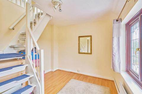 2 bedroom terraced house to rent, Sheppey Road, Dagenham RM9