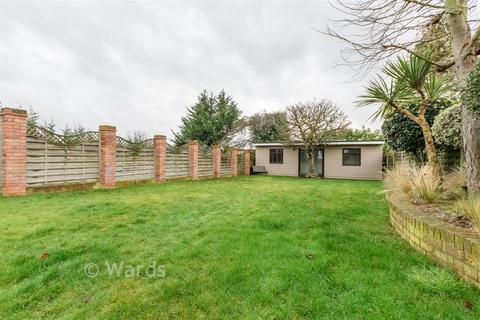4 bedroom semi-detached house for sale, Bladindon Drive, Bexley DA5