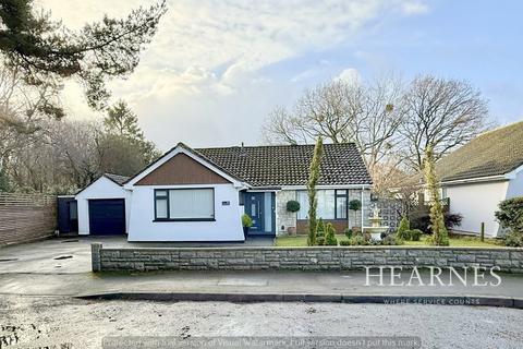 4 bedroom detached bungalow for sale, Whincroft Drive, Ferndown, BH22