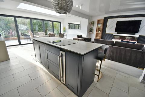4 bedroom detached bungalow for sale, Whincroft Drive, Ferndown, BH22
