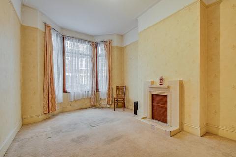 4 bedroom terraced house for sale, Sandringham Road, London, NW2