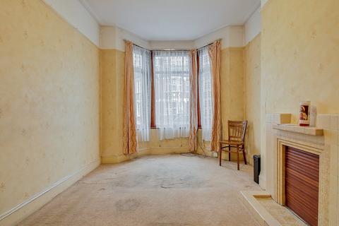 4 bedroom terraced house for sale, Sandringham Road, London, NW2
