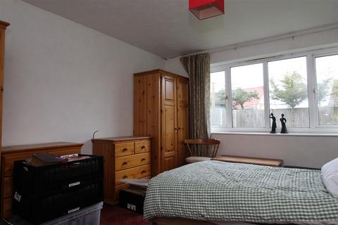 2 bedroom house for sale, Alvis Avenue, Herne Bay