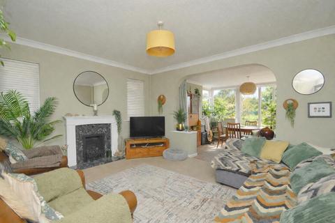 3 bedroom detached bungalow for sale, POPULAR LOCATION * LAKE