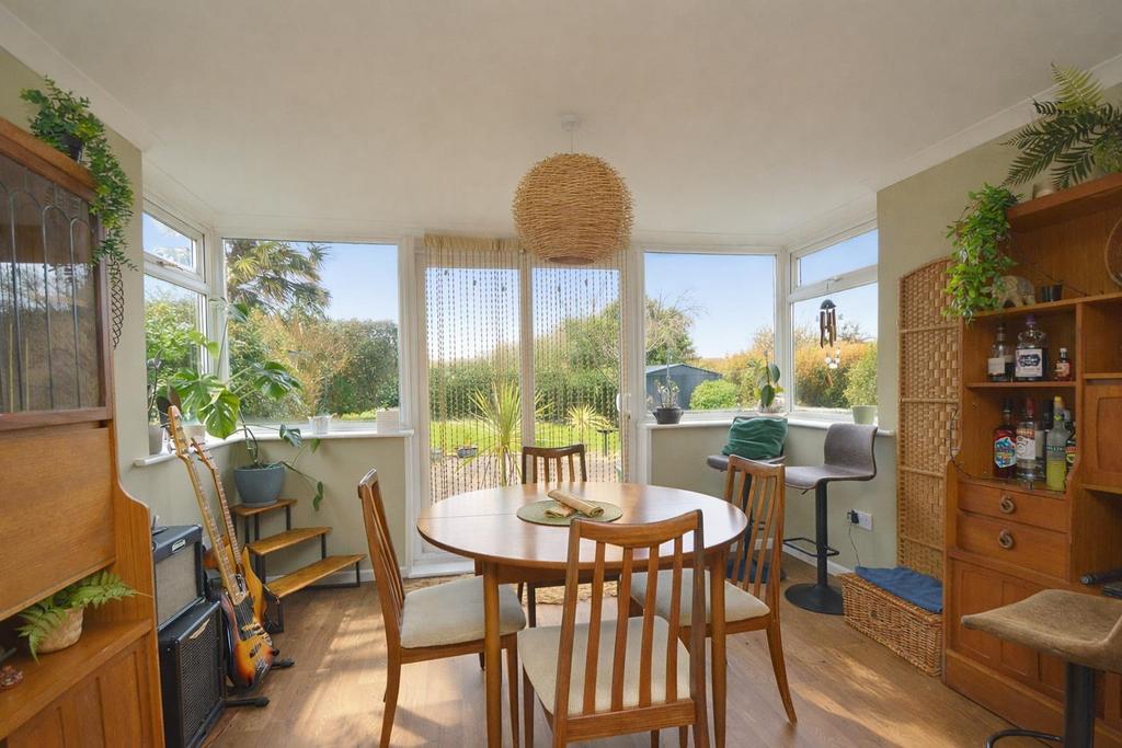 Dining Area.jpg