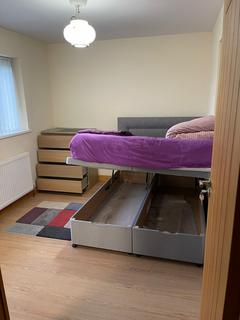 undefined, Room 2, Luton LU4