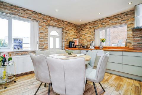 2 bedroom semi-detached house for sale, Westmoor Rise, Leeds LS13