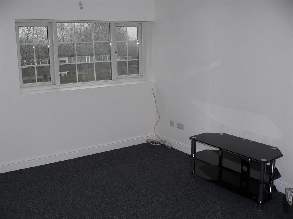Living room 1bfw.JPG