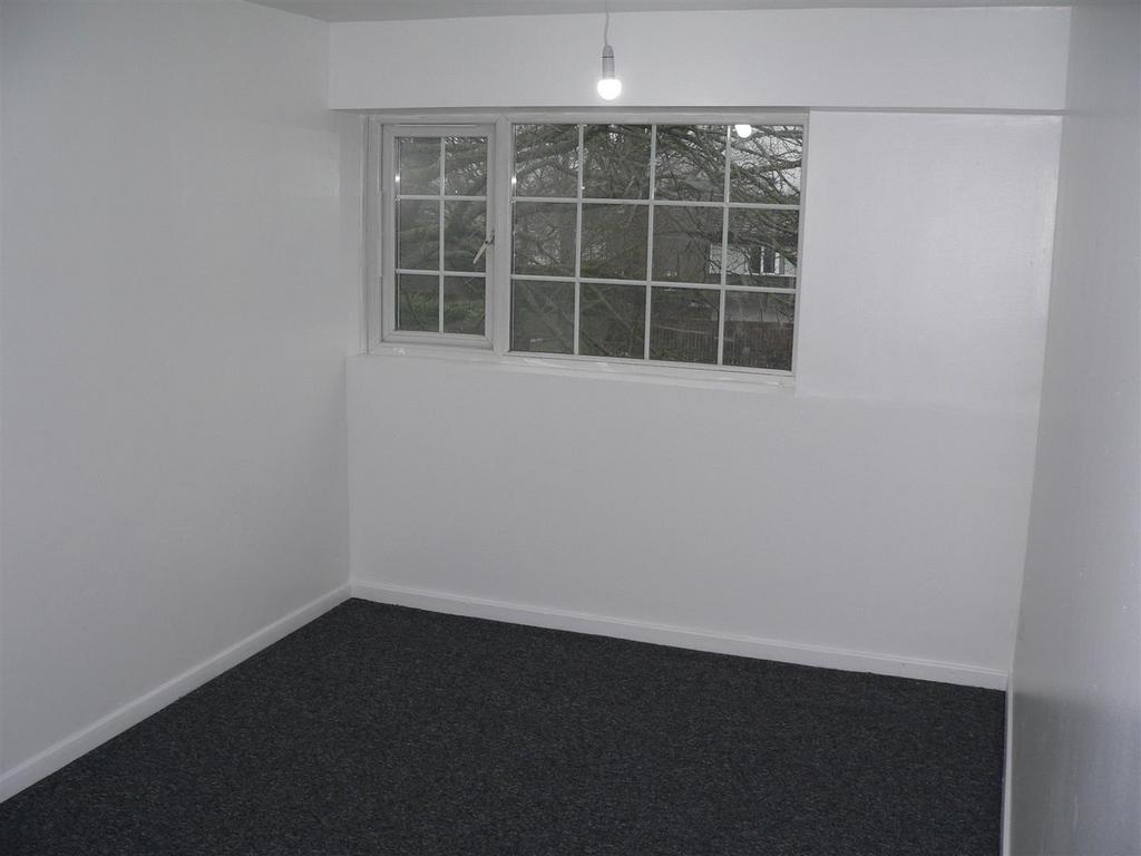 Bedroom bfw.JPG