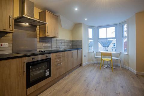 2 bedroom flat to rent, Richmond Road, Cardiff CF24