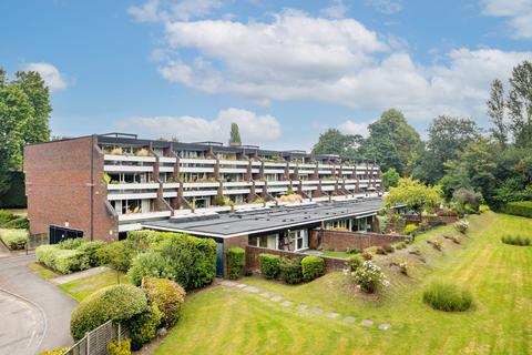 2 bedroom flat for sale, Bancroft Court, Reigate, RH2