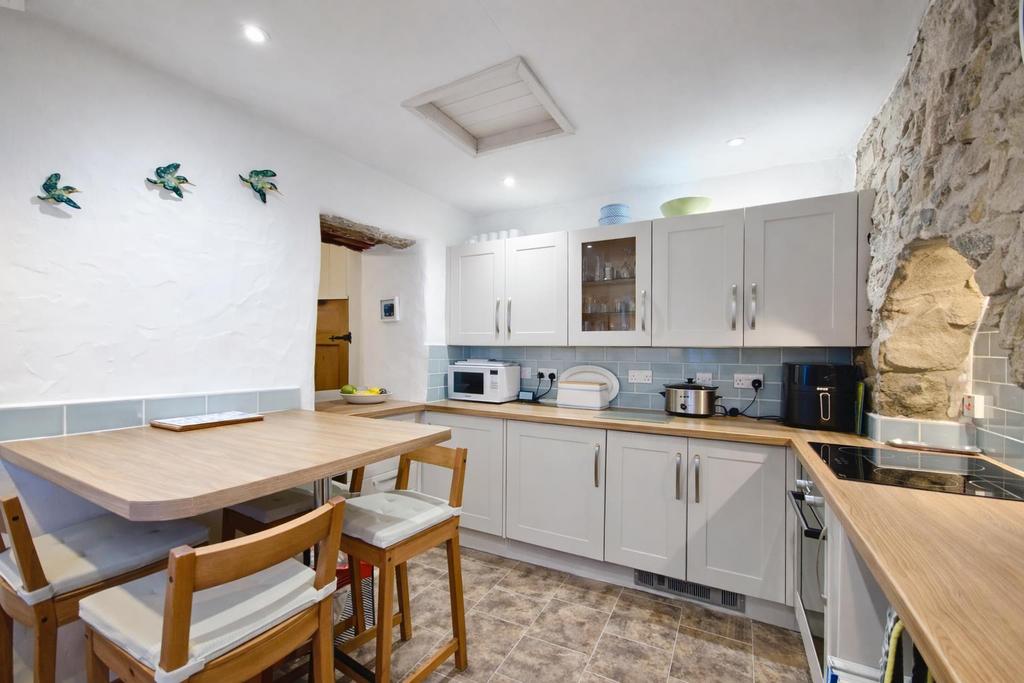 Kitchen 2.png