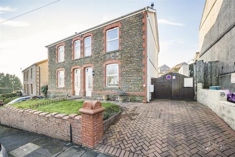 Plas Cadwgan Road, Ynystwe, Swansea