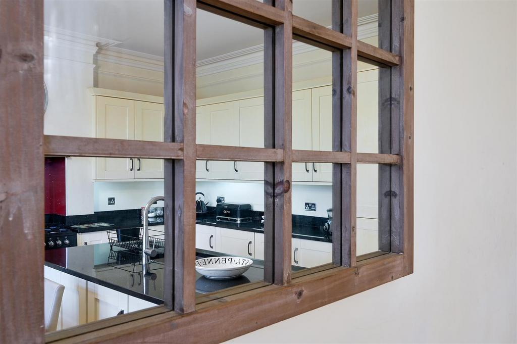 DE BURGH HOUSE, APARTMENT 3- (19).jpg