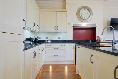 3 bedroom apartment for sale, De Burgh House