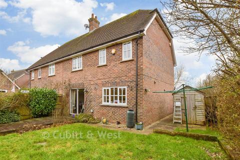 3 bedroom semi-detached house for sale, Morris Drive, Billingshurst, West Sussex