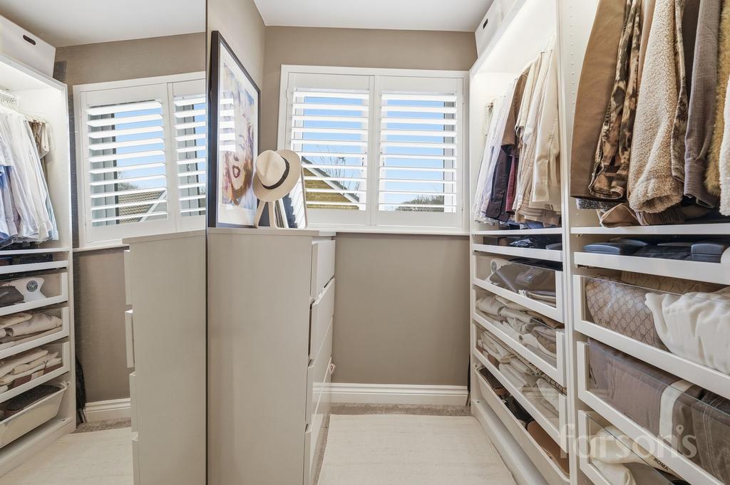 Walk-in wardrobe