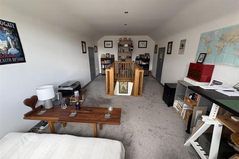 2 bedroom semi-detached bungalow for sale, Harewood Avenue, Heckmondwike