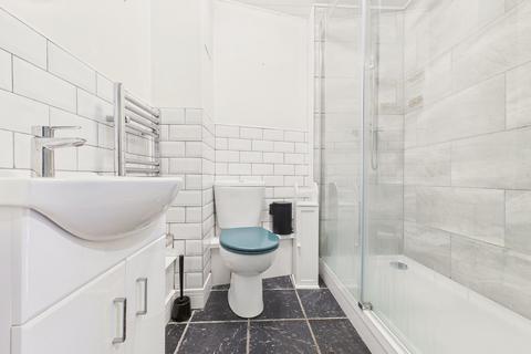 2 bedroom flat for sale, Mill Road, Gateshead, NE8