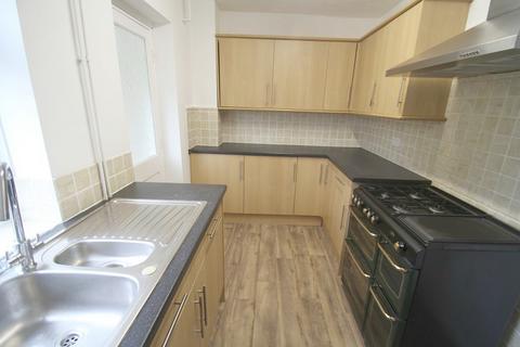 3 bedroom semi-detached house to rent, Queens View, Netley Abbey SO31