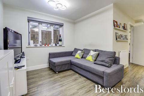 4 bedroom semi-detached house for sale, Knights Way, Brentwood, CM13