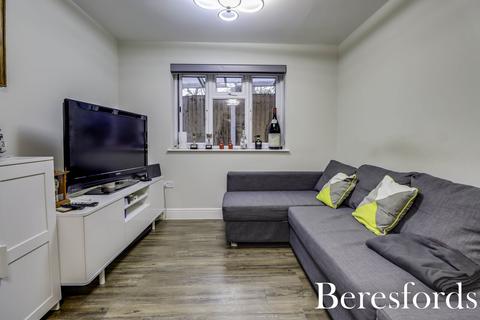 4 bedroom semi-detached house for sale, Knights Way, Brentwood, CM13
