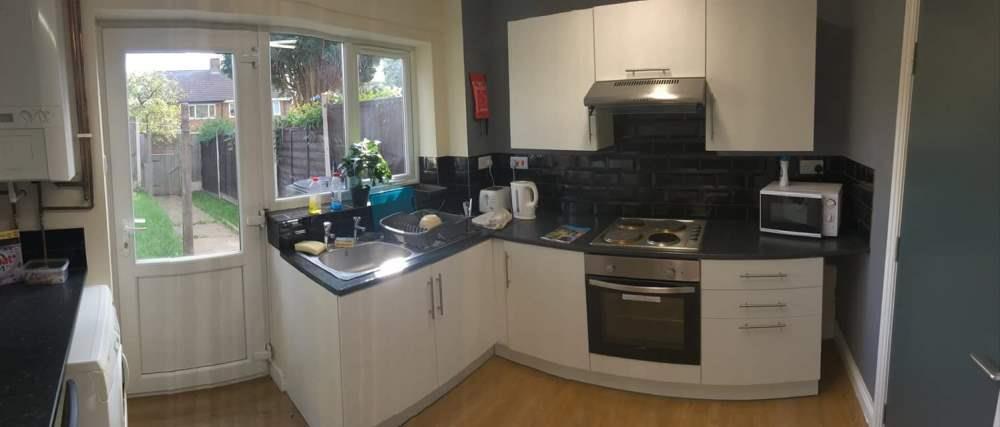 KITCHEN 1.jpg