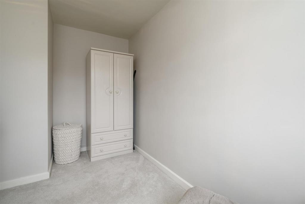 5 Stoneythorpe Close 9.jpg